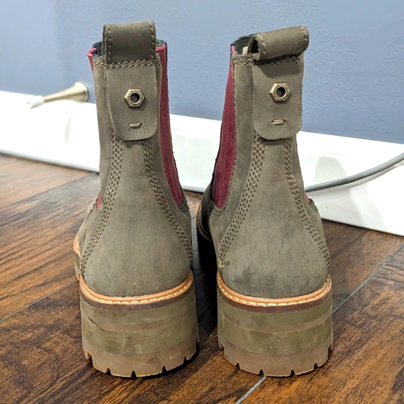 Timberland Courmayeur Valley Women's Chelsea Boots - like new! - Picture 4 of 6